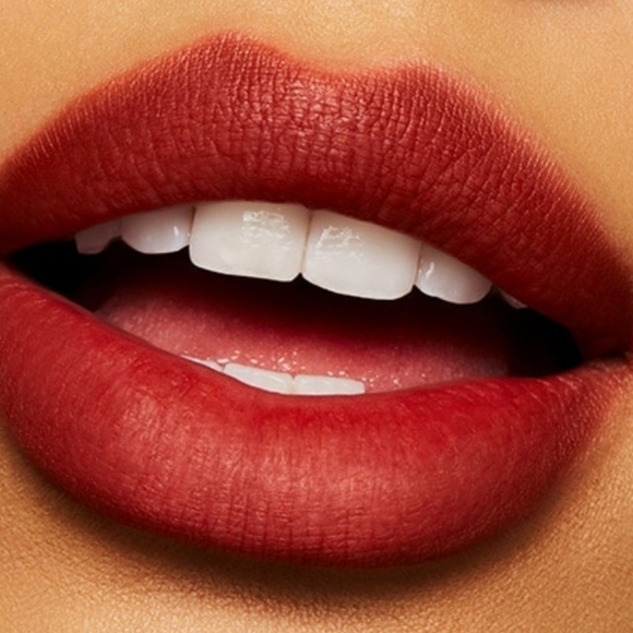 NIB MAC Marrekesh-Mere 925, Powder Kiss Lipstick - Picture 2 of 13